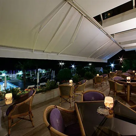 Hotel Universo 3*